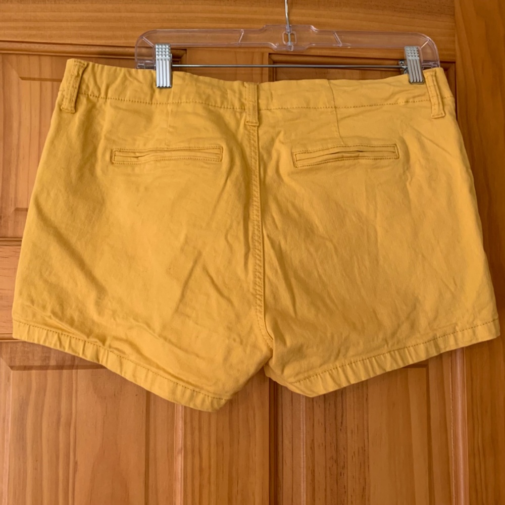 Yellow shorts - Picture 3 of 10